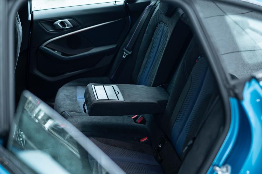 Интерьер BMW M235i xDrive Gran Coupe (F44) 2020 года  (JP) (фото 14 из 18)